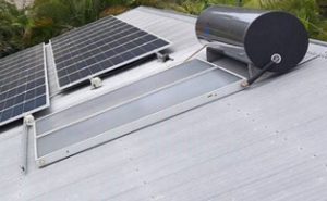 Sunrain Thermosiphon and PV Installation on a rooftop